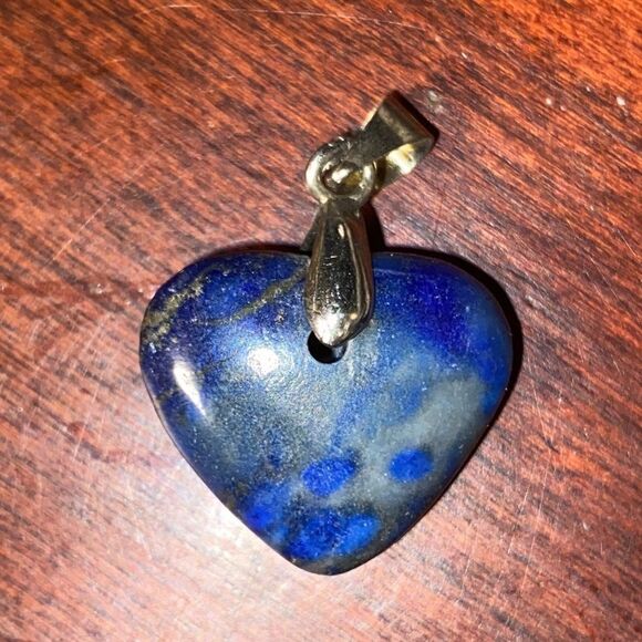 Blue Lapis Heart Pendant set in Sterling Silver - Picture 4 of 8